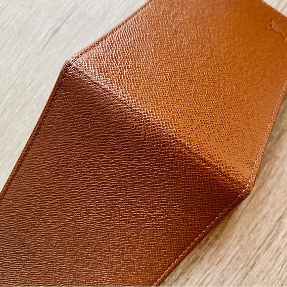 Louis Vuitton Taiga Brown Leather Bi-Fold Card Wallet - Picture 8 of 12